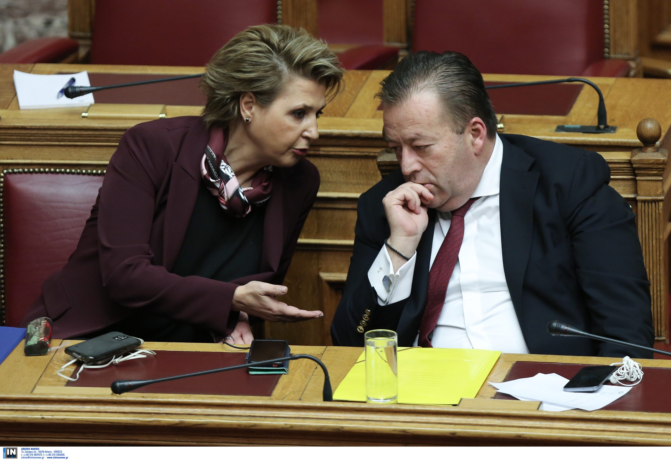Μπαράζ ανεξαρτητοποιήσεων και αποχωρήσεων από τον ΣΥΡΙΖΑ – Συνεδριάζει η Πολιτική Γραμματεία