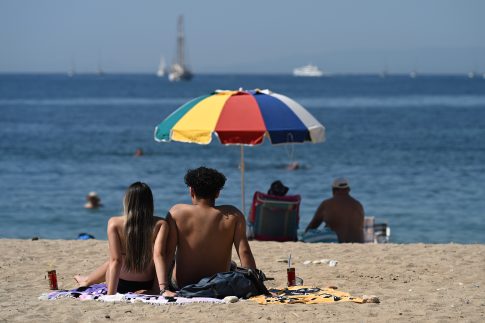 Ρωσία: Τραυματίες από επιθέσεις σε αποθήκες του μεγαλύτερου διαδικτυακού λιανεμπόρου της χώρας