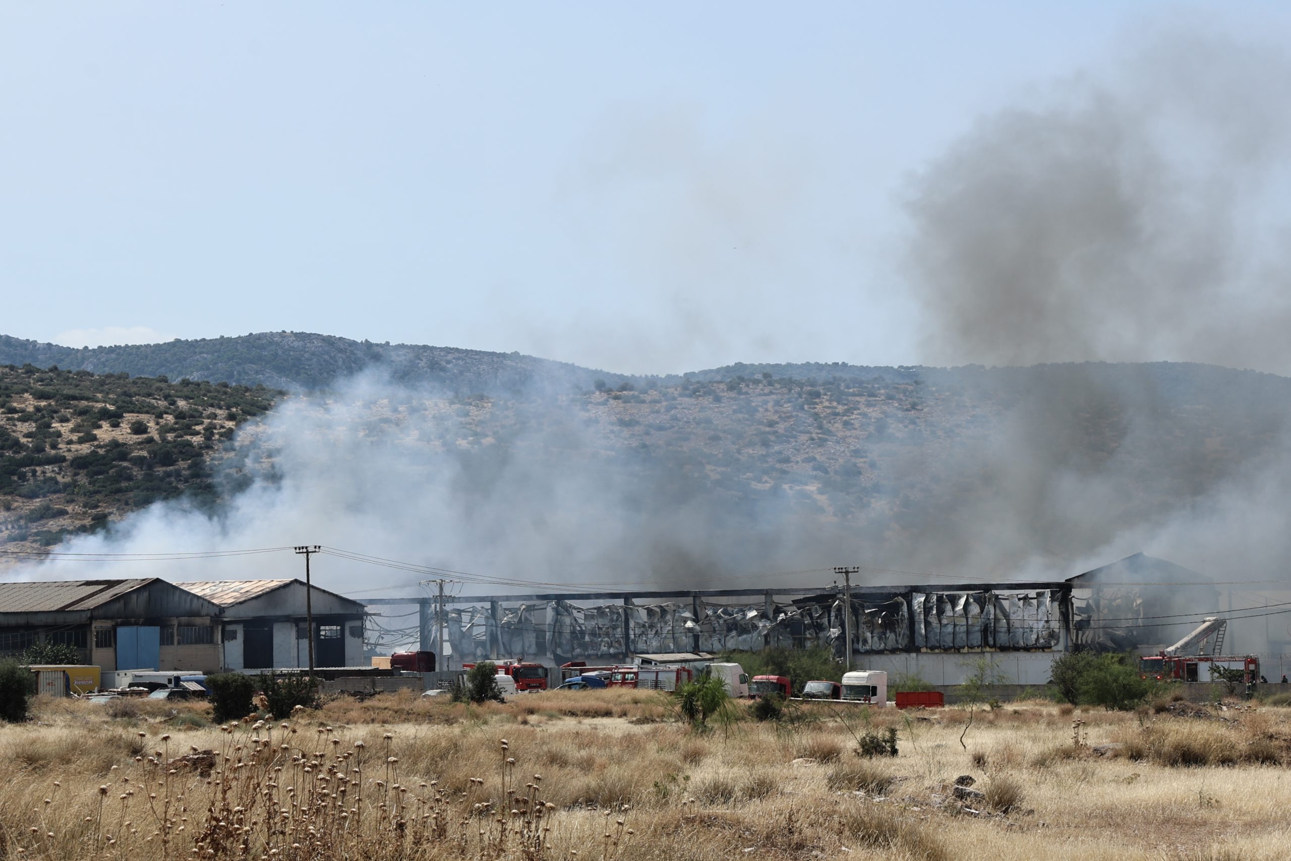 ΚΚΕ για τον θάνατο του εγκαυματία από τη φωτιά στον Ασπρόπυργο: «Ως εδώ ή τα κέρδη τους ή οι ζωές μας»