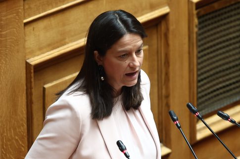 Επ’ αυτοφώρω σύλληψη 30χρονης στην Κυπαρισσία για τηλεφωνικές απάτες με πρόσχημα επιδόματα