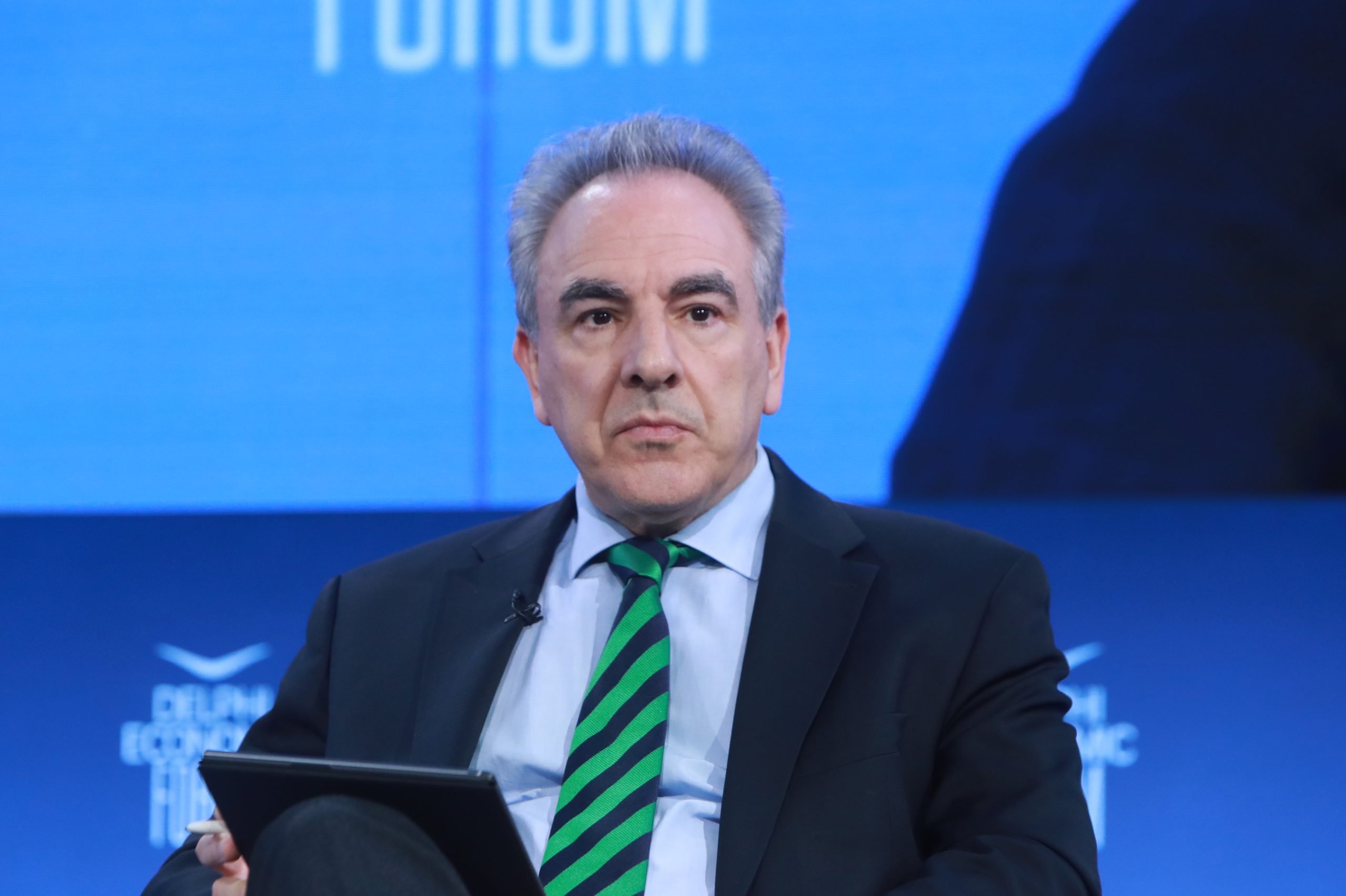 Φάρσα εις βάρος του Θάνου Ντόκου: Η κυβέρνηση κάνει λόγο για υβριδική επίθεση – Σφοδρές αντιδράσεις της αντιπολίτευσης