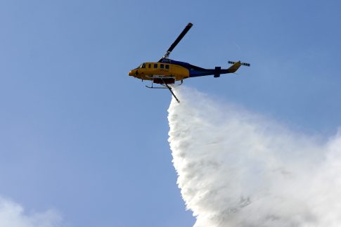 Φωτιά στο Ποικίλο Όρος: Aσθενείς μεταφέρθηκαν για προληπτικούς λόγους στο «Αττικόν» – Δεν απαιτείται εκκένωση του νοσοκομείου