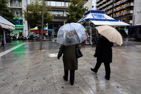 Αττική: «Ενεργοποιούνται» οι 388 κάμερες στα φανάρια – Πώς θα βεβαιώνονται τα πρόστιμα