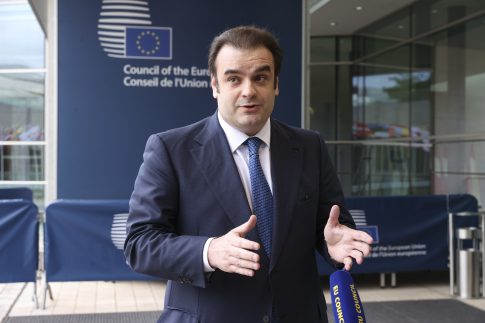 Θεσσαλονίκη: Φωτιά στο Καλοχώρι, καίγεται επιχείρηση – Μεγάλη δύναμη της Πυροσβεστικής με δύο ελικόπτερα – Ήχησε το 112