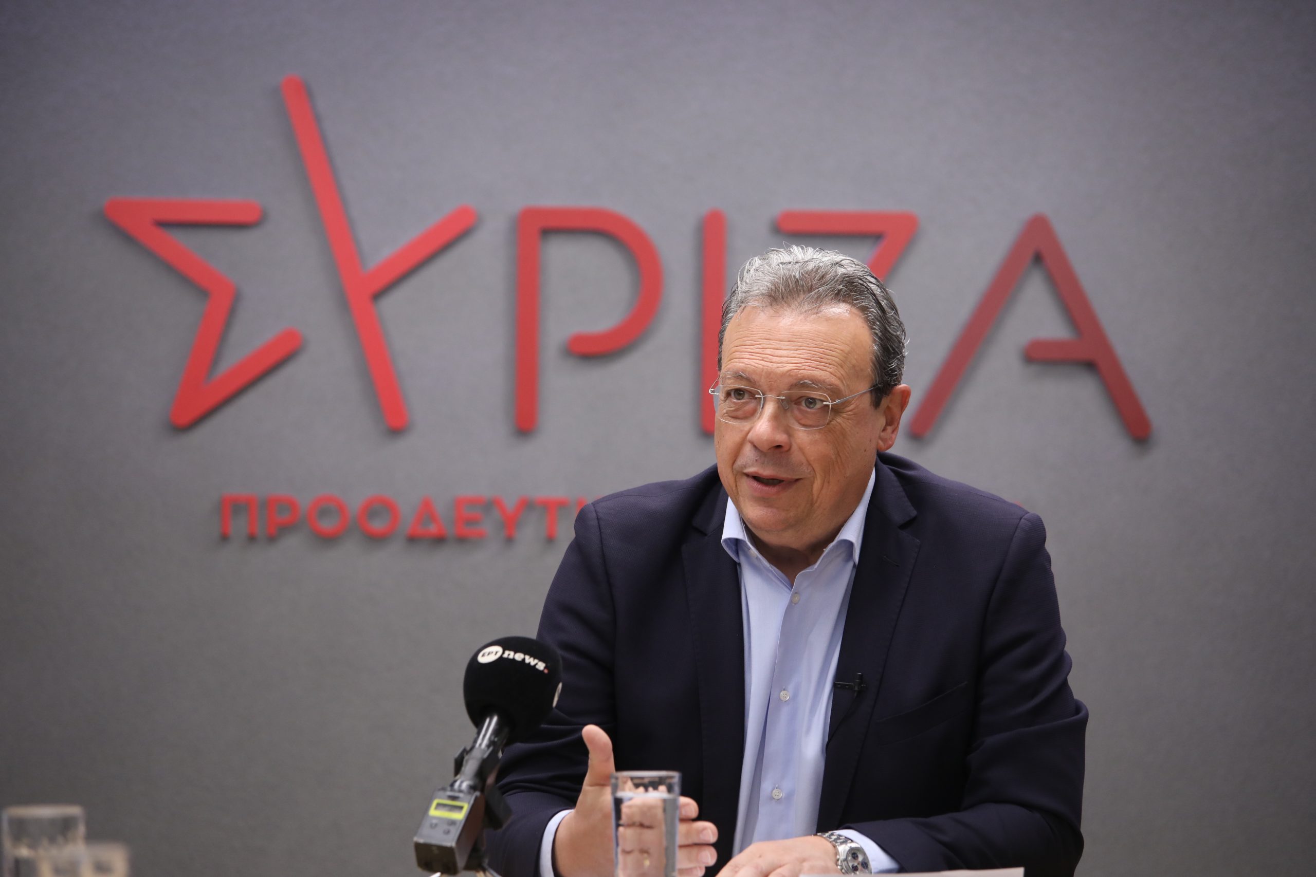 [387880] ΣΥΝΑΝΤΗΣΗ ΤΟΥ ΠΡΟΕΔΡΟΥ ΤΟΥ ΣΥΡΙΖΑ-ΠΣ ΣΩΚΡΑΤΗ ΦΑΜΕΛΛΟΥ ΜΕ ΤΗΝ ΕΝΩΣΗ ΚΑΤΑΝΑΛΩΤΩΝ - Η ΠΟΙΟΤΗΤΑ ΤΗΣ ΖΩΗΣ (Ε.Κ.ΠΟΙ.ΖΩ)  (ΔΑΝΑΗ ΔΑΥΛΟΠΟΥΛΟΥ / EUROKINISSI)