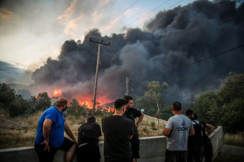 Ρόδος: Φωτιά τώρα κοντά στις Πηγές Καλλιθέας – Σε εξέλιξη μεγάλη κινητοποίηση