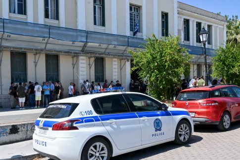 Ένθετο Γεωργία: <strong>Φόβοι για μείωση της αγοράς κρασιού στη Σαντορίνη λόγω σεισμών </strong>