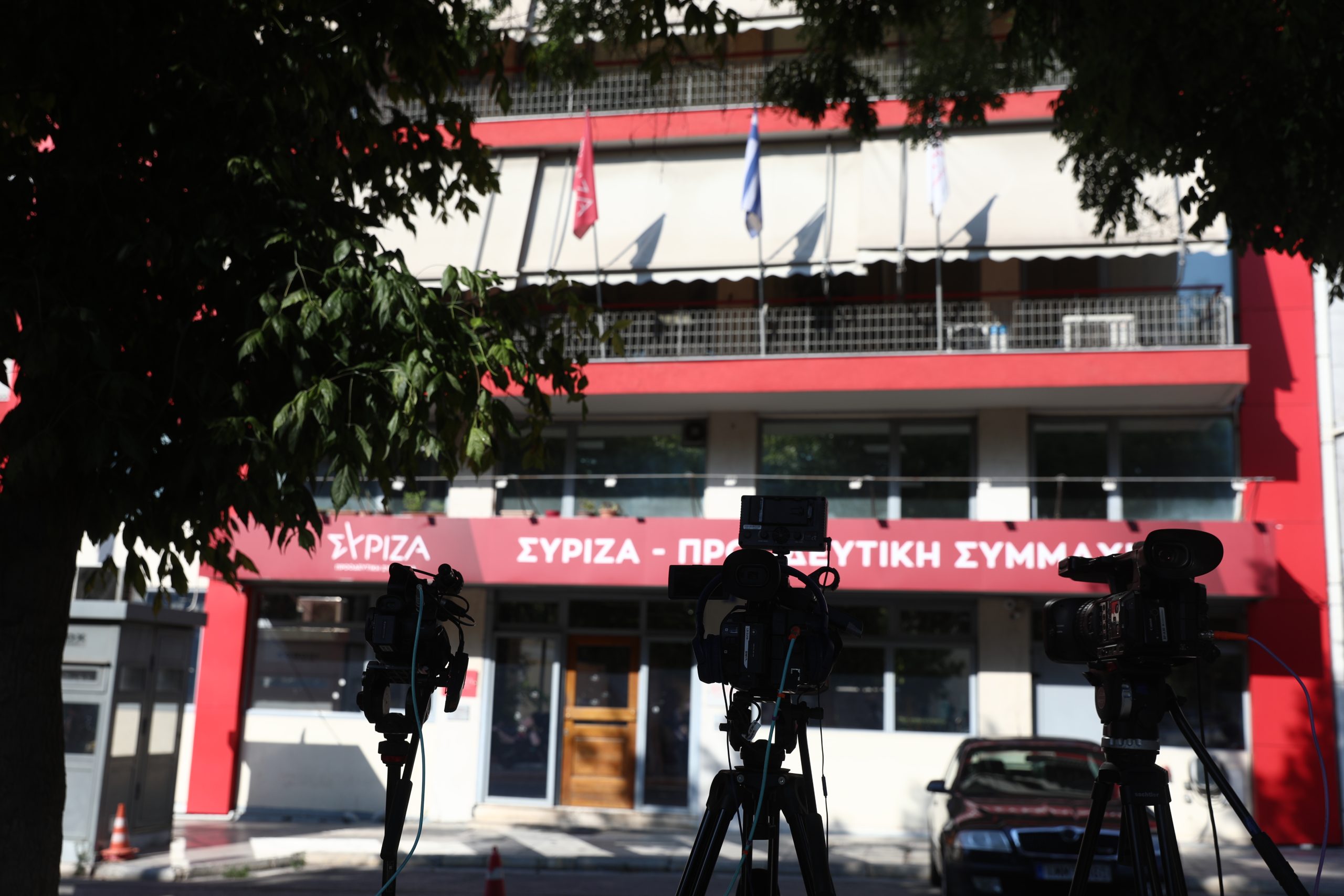 ΣΥΡΙΖΑ: «Λευκός» καπνός από τη συνεδρίαση της Πολιτικής Γραμματείας μετά το μπαράζ παραιτήσεων