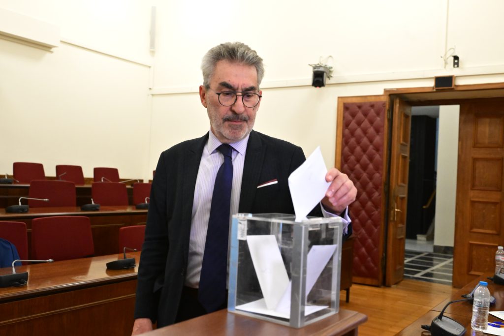 Η Ρένα Δούρου πρόεδρος του ΣΥΡΙΖΑ – «Ξεκινάμε την αναδιάταξη της ΚΟ για την αναγέννηση του ΣΥΡΙΖΑ, δεν περισσεύει κανείς και καμία»