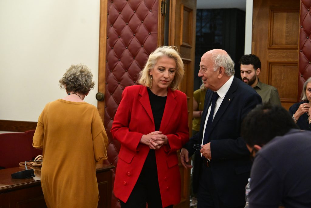 Η Ρένα Δούρου πρόεδρος του ΣΥΡΙΖΑ – «Ξεκινάμε την αναδιάταξη της ΚΟ για την αναγέννηση του ΣΥΡΙΖΑ, δεν περισσεύει κανείς και καμία»