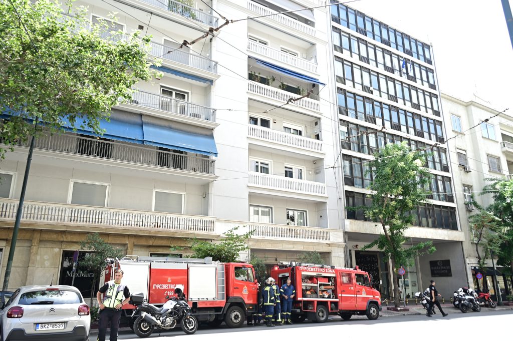 Φάρσα το τηλεφώνημα για βόμβα στην γαλλική πρεσβεία- Αποκαταστάθηκε η κυκλοφορία
