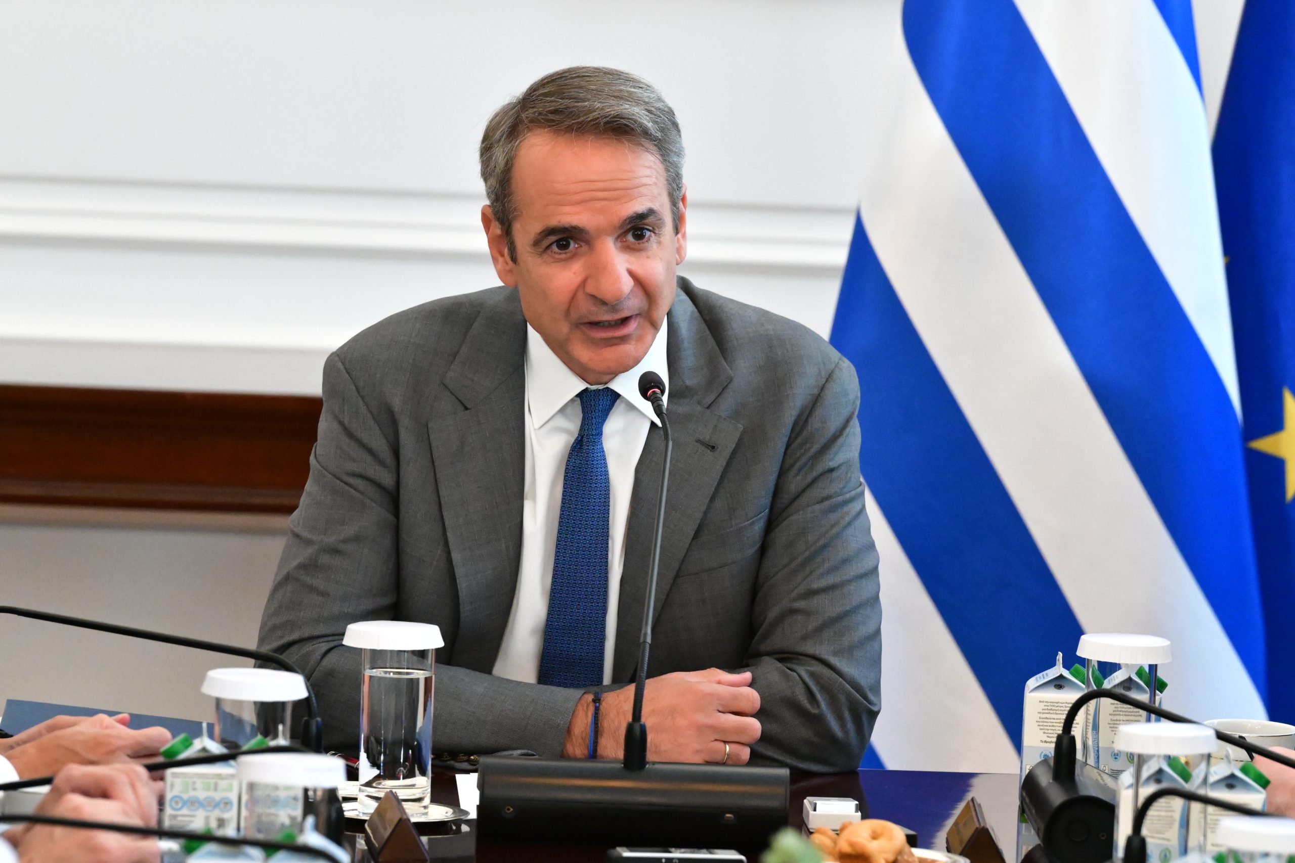 [388721]  ΣΥΝΕΔΡΙΑΣΗ ΤΟΥ ΥΠΟΥΡΓΙΚΟΥ ΣΥΜΒΟΥΛΙΟΥ ΥΠΟ ΤΟΝ ΠΡΩΘΥΠΟΥΡΓΟ ΚΥΡΙΑΚΟ ΜΗΤΣΟΤΑΚΗ   (ΤΑΤΙΑΝΑ ΜΠΟΛΑΡΗ / EUROKINISSI)