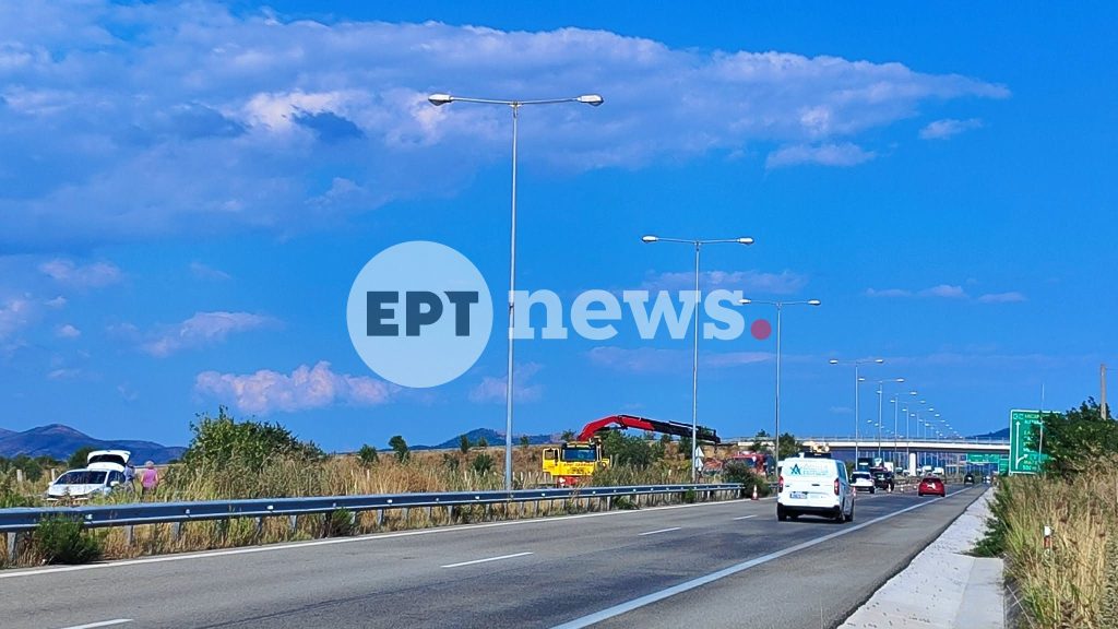 Σοβαρό τροχαίο στην Εγνατία Οδό: Απεγκλωβίστηκαν 13 άτομα από βαν – Δύο βαριά τραυματίες