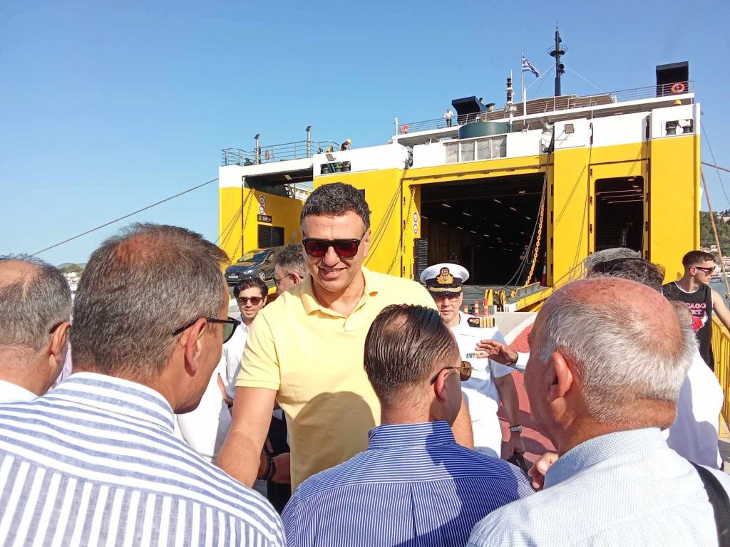 Ζάκυνθος: Σε εξέλιξη η επίσκεψη του Βασίλη Κικίλια – Συσκέψεις σε Λιμεναρχείο και Λιμενικό Ταμείο
