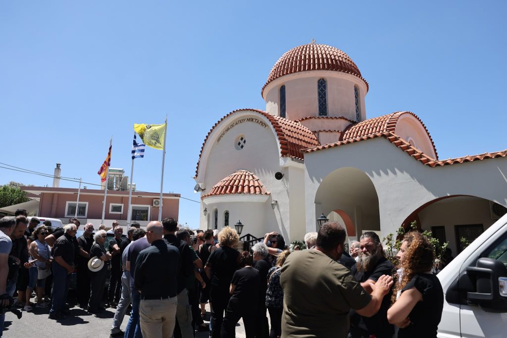 Ρέθυμνο: Βαρύ πένθος για τον θάνατο των δύο πυροσβεστών – Σήμερα το «τελευταίο αντίο»
