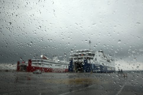Ξάνθη: Χειροπέδες σε τρία άτομα για ρευματοκλοπή