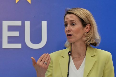 Σύνοδος ΝΑΤΟ: Δυναμιτίζει η νέα επίθεση Τραμπ κατά των Ευρωπαίων – Εκνευρισμός στην Άγκυρα για τη δήλωση Μητσοτάκη