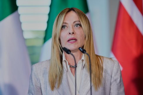 Πυρκαγιά σε χαμηλή βλάστηση στο Κυπαρίσσι Αταλάντης
