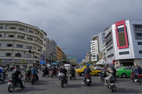 Υπόθεση Marfin: Επιστρέφει στην Ελλάδα η 46χρονη – Δηλώνει αθώα και θέλει να καταθέσει στις Αρχές