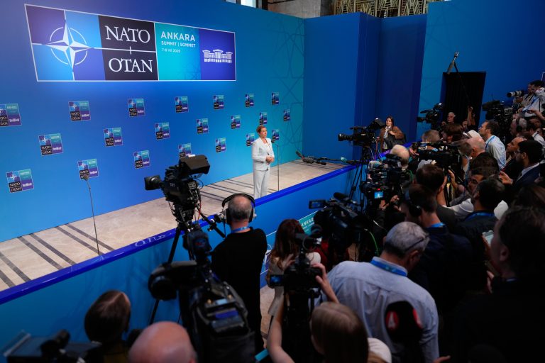 Δανία σε Τραμπ: «Είμαστε έτοιμοι να υπερασπιστούμε τη Γροιλανδία»