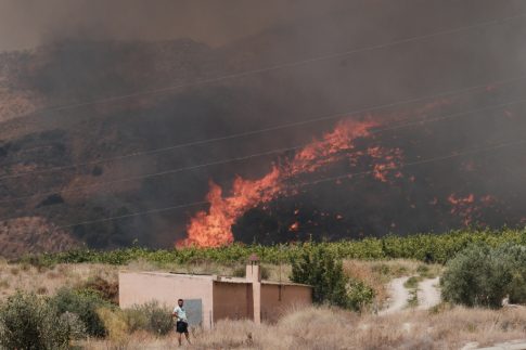 Τροχαίο με τέσσερις ελαφρά τραυματίες στην Αττική Οδό