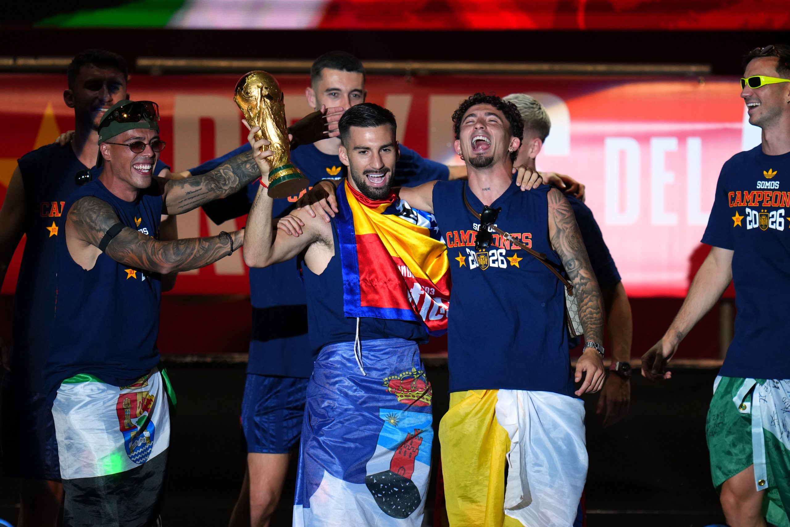 Spain WCup Soccer Celebration Μαδρίτη: Σχεδόν δύο εκατομμύρια αποθέωσαν την παγκόσμια πρωταθλήτρια Ισπανία – Η διαδρομή του τροπαίου