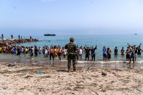 Πυρκαγιά σε χαμηλή βλάστηση στο Κυπαρίσσι Αταλάντης