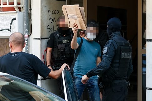 «Βούλιαξε» η κεντρική πλατεία για το 12<sup>ο</sup> Καλαματιανό Καρναβάλι (βίντεο & φωτογραφίες)