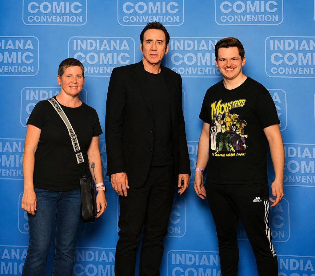 Indiana Comic Convention: Τα κλικ που έκαναν “πλουσιότερο” τον Κέιτζ, και πιο ευτυχισμένους τους φαν