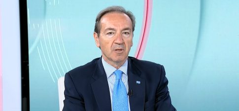 Ρ. Φραγκοράπτη: Η Ελληνίδα που «έντυσε» με τη λύρα της την «Οδύσσεια» του Νόλαν στο ΕΡΤnews – Οι ηχογραφήσεις και η συνάντηση με τον σκηνοθέτη
