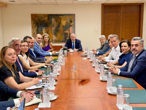 Εργασιακός γόρδιος δεσμός <br> με την τηλεκπαίδευση