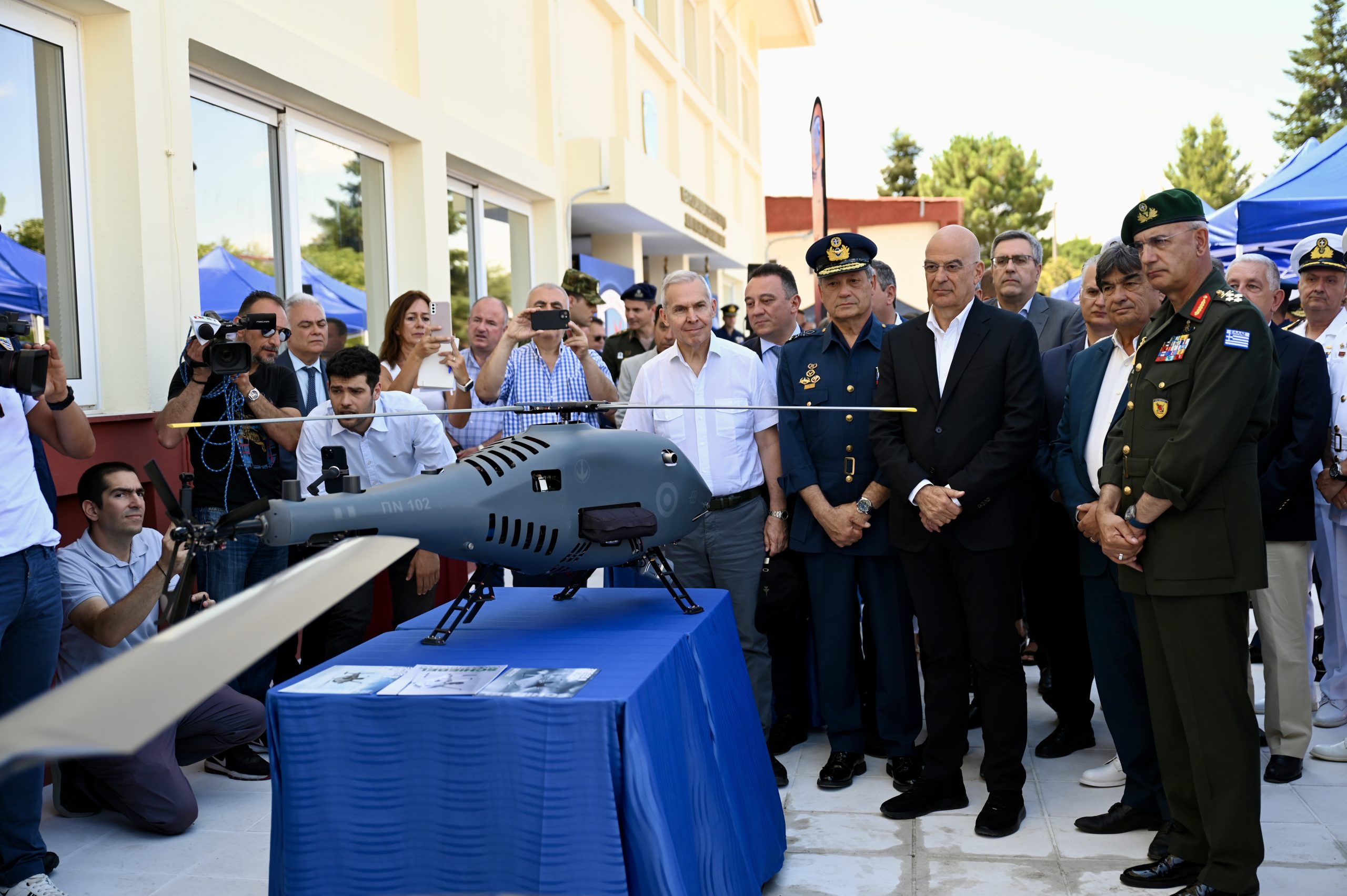 Εγκαίνια Κέντρου Εκπαίδευσης για χειριστές drone – Δένδιας: Χρειάζονται πιλότοι για να τα χρησιμοποιούν