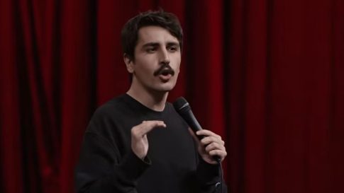 Θεσσαλονίκη: Μήνυμα κατά της τρομοκρατίας «Δεν σας φοβόμαστε» στη συγκέντρωση διαμαρτυρίας στελεχών και μελών της ΝΔ έξω από Ιπποκράτειο