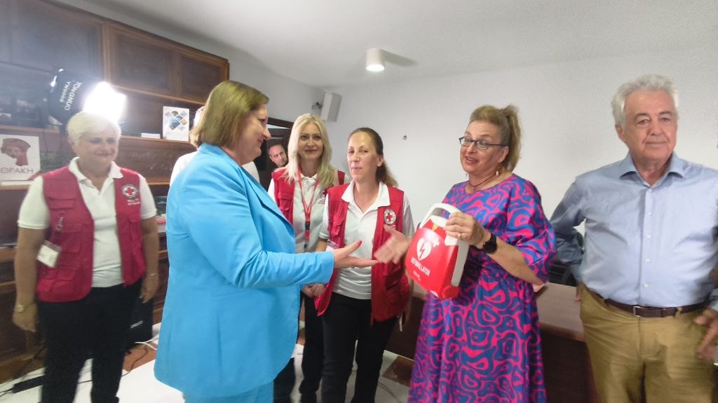 Αλεξανδρούπολη: Σωτήριες συσκευές απινιδωτών δώρισε σε Ερυθρό Σταυρό και ΚΤΕΛ Έβρου η ΠΑΜΘ
