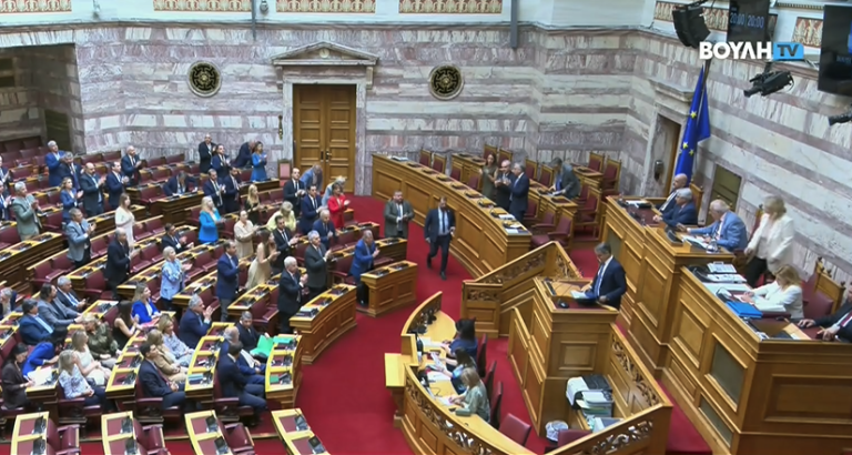 Βουλή: Μετωπική για την ακρίβεια στην Ώρα του Πρωθυπουργού