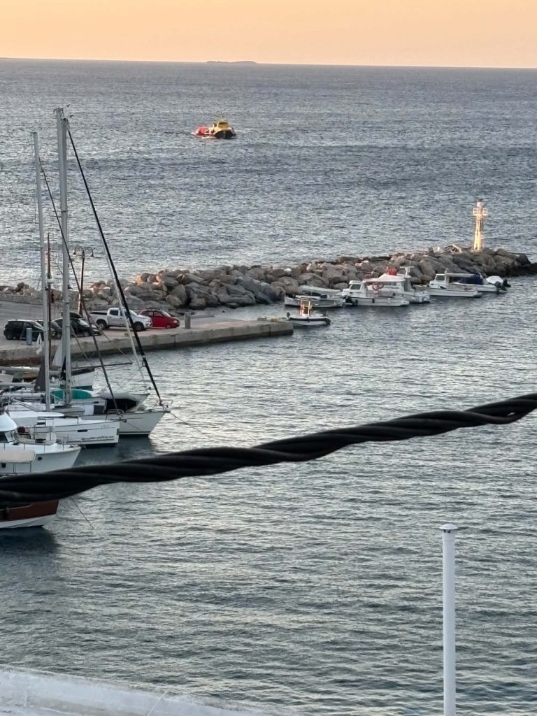 Ρήγμα σε Flying Dolphin ανοιχτά της Αλοννήσου – Επέστρεψε στο λιμάνι το «ΕΡΑΤΩ»
