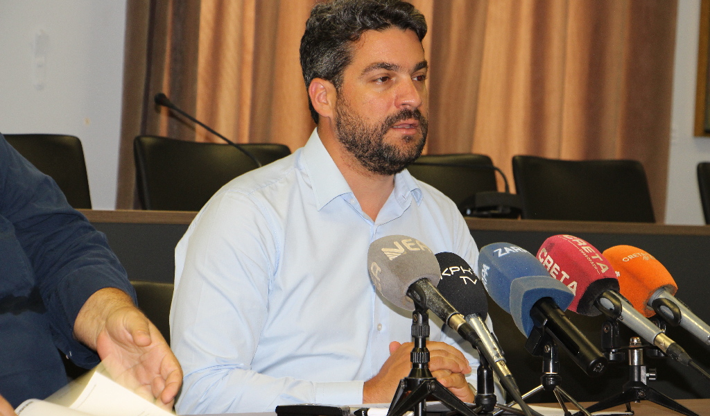 Επαφές Γεωργιάδη με διοίκηση του Νοσοκομείου Χανίων για την ένταξή του στις υγειονομικά άγονες γραμμές