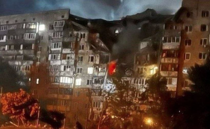 Ρωσική πυραυλική επίθεση στο Κίεβο – Φόβοι για εγκλωβισμένους σε κατεστραμμένο κτήριο