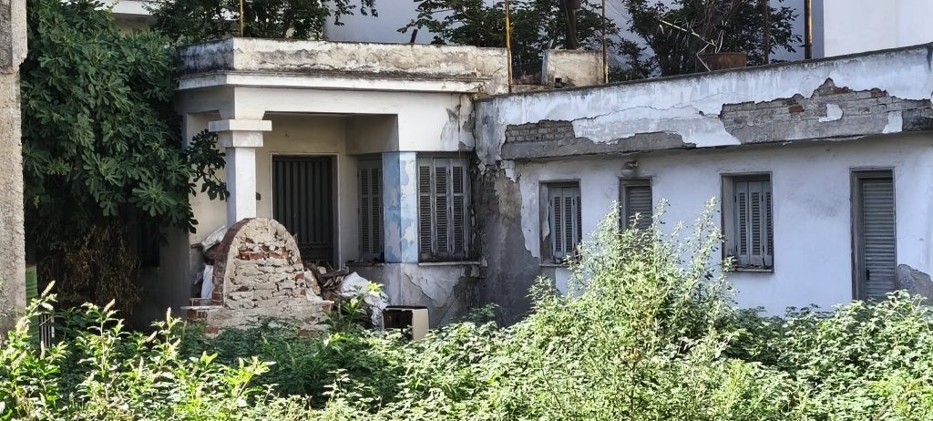 Τραγωδία στον Βόλο: Άνδρας βρέθηκε νεκρός μετά από φωτιά σε μονοκατοικία