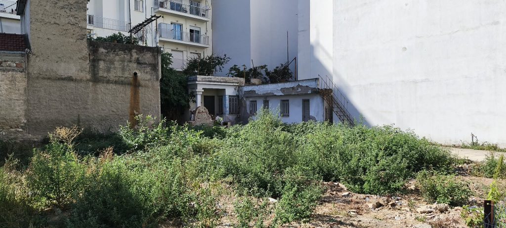 Τραγωδία στον Βόλο: Άνδρας βρέθηκε νεκρός μετά από φωτιά σε μονοκατοικία