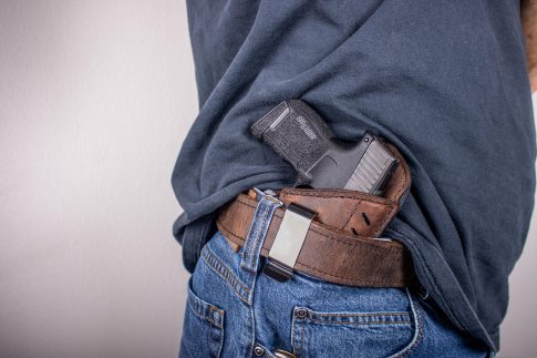 Σε υψηλό τεσσάρων εβδομάδων το πετρέλαιο λόγω της έντασης στα Στενά του Ορμούζ – Κοντά στα 85 δολάρια το βαρέλι