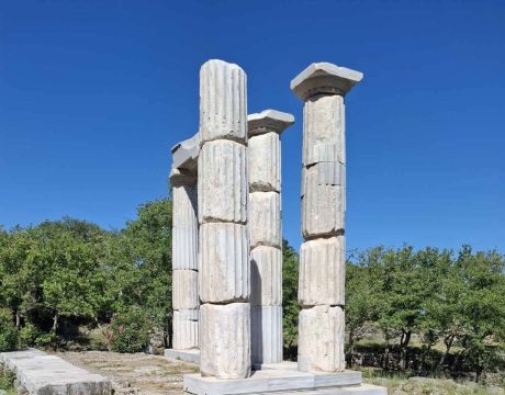 Αποπνικτική η ατμόσφαιρα για τρίτη ημέρα στο Ωραιόκαστρο – Με μάσκες οι κάτοικοι, συνεχίζουν να επιχειρούν στη φωτιά ισχυρές πυροσβεστικές δυνάμεις
