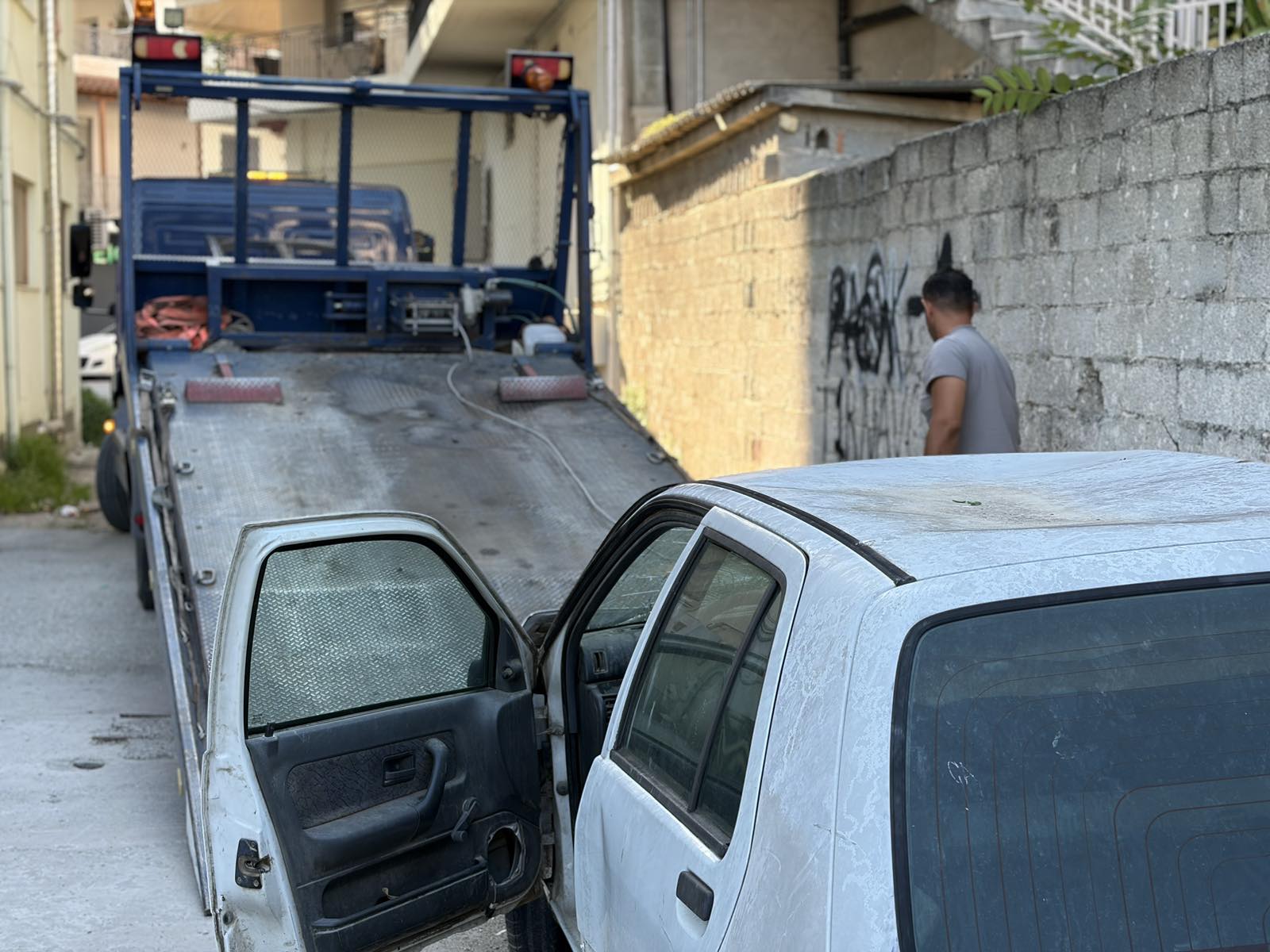 img-d703303769317eb3eb59380708b52a90-v Απομακρύνονται τα εγκαταλελειμμένα οχήματα από τις γειτονιές του Δήμου Τυρνάβου