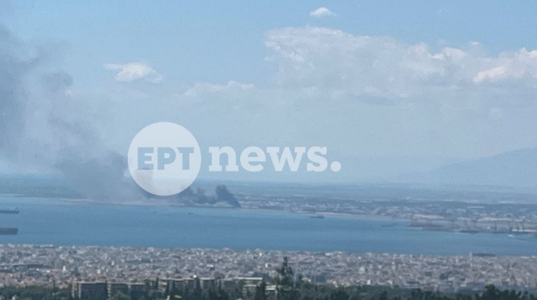 Θεσσαλονίκη: Συναγερμός στην Πυροσβεστική – Σε εξέλιξη η φωτιά στο Καλοχώρι κοντά σε εργοστάσια – Ήχησε το 112