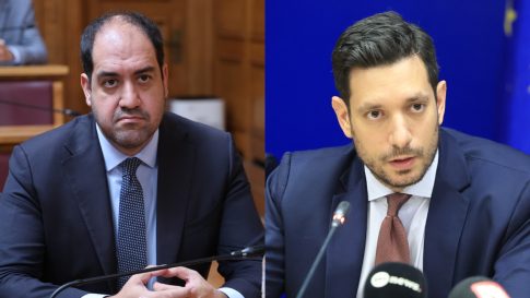 Εκατοντάδες μετανάστες κολυμπούν από το Μαρόκο προς τον ισπανικό θύλακα της Θέουτα