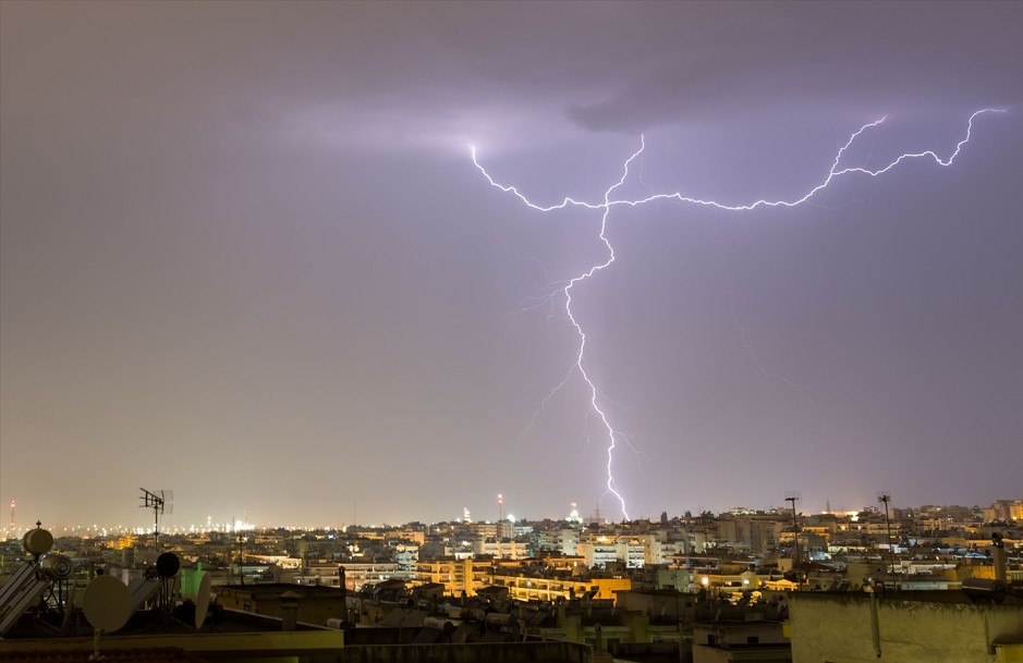 Θεσσαλονίκη: Μεγάλες καθυστερήσεις προς Χαλκιδική – Κυκλοφοριακό χάος μετά την κακοκαιρία