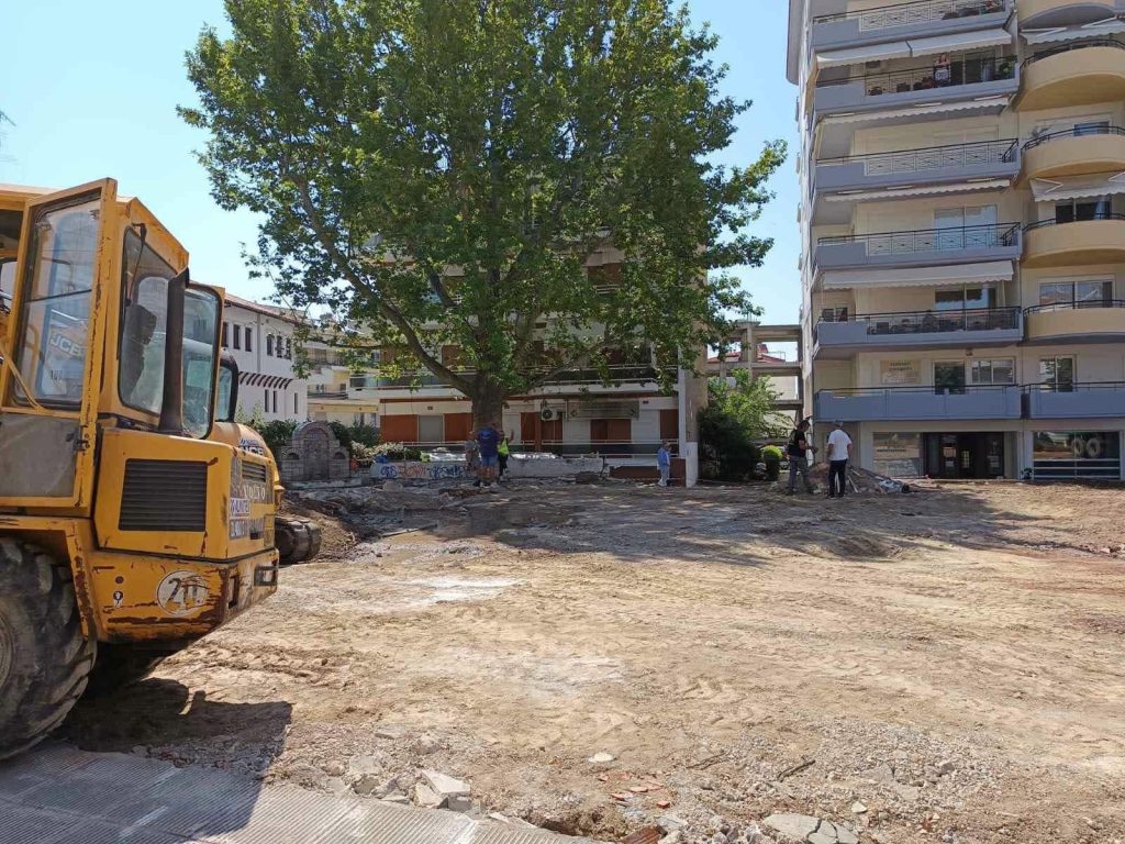 Κοζάνη: Οστά εντοπίστηκαν στην πλατεία Αλώνια – Σταμάτησαν οι εργασίες ανάπλασης