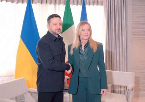 Σύνοδος ΝΑΤΟ: Δυναμιτίζει η νέα επίθεση Τραμπ κατά των Ευρωπαίων – Εκνευρισμός στην Άγκυρα για τη δήλωση Μητσοτάκη