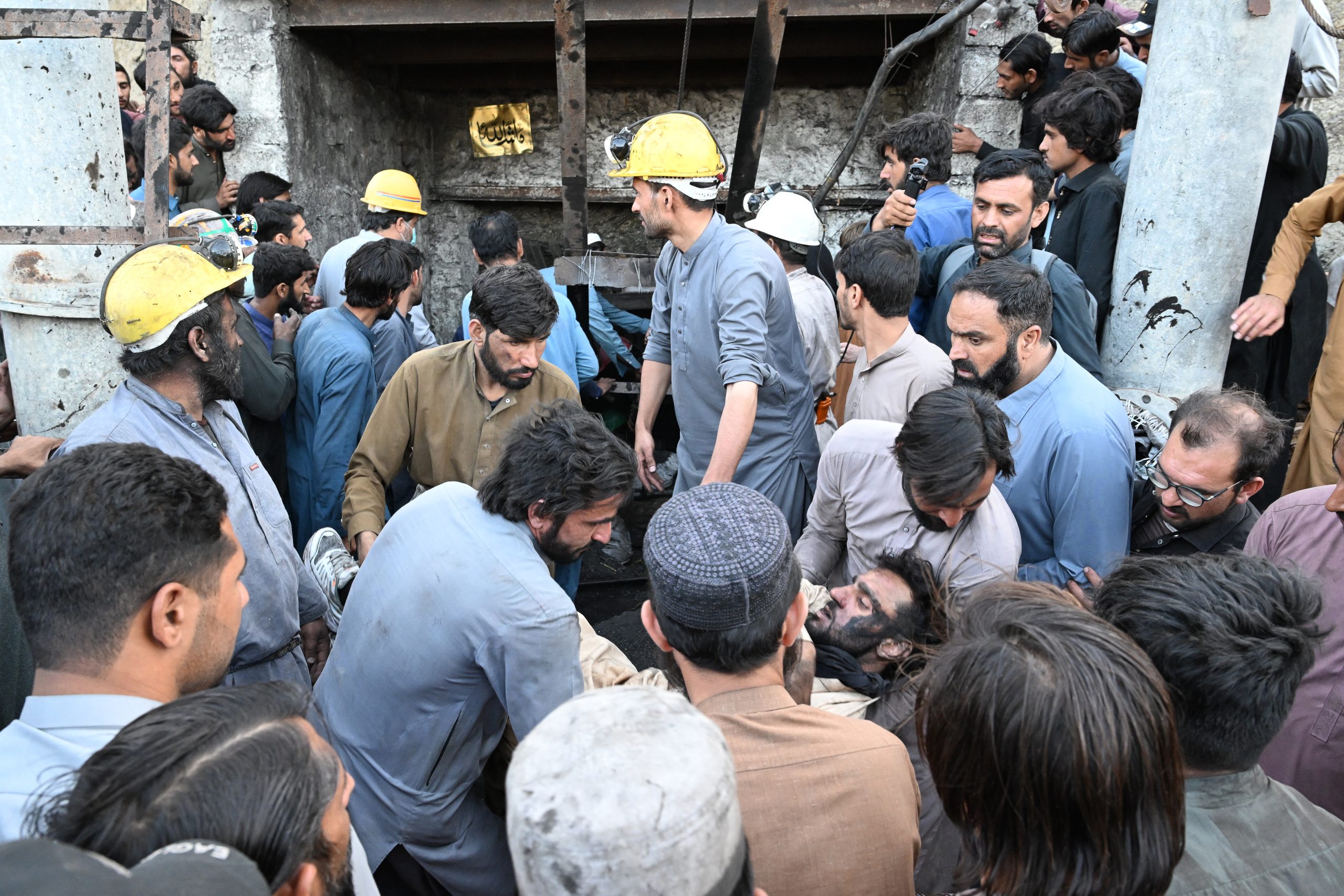 PAKISTAN-MINING-ACCIDENT Πακιστάν: Έκρηξη σε ορυχείο – Τουλάχιστον οκτώ νεκροί και 28 αγνοούμενοι