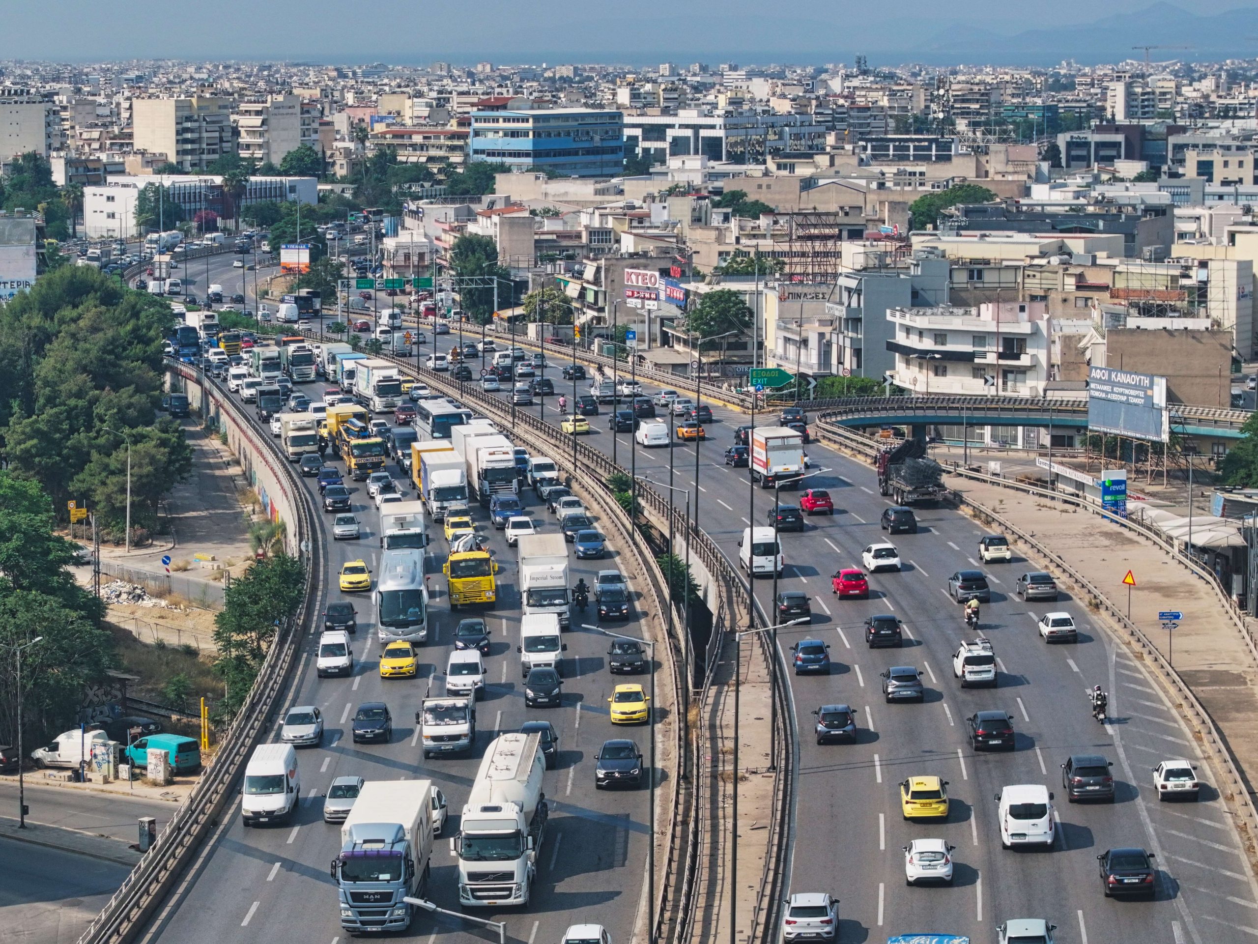 Κίνηση τώρα: Αυξημένη η κυκλοφορία σε Κηφισό, λεωφόρο Αθηνών και Αττική Οδό